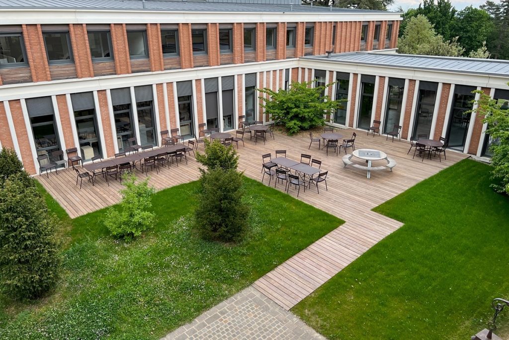 2017-09-06_17-04-46-Reportage-Merieux-www.studiolecarre.com 1